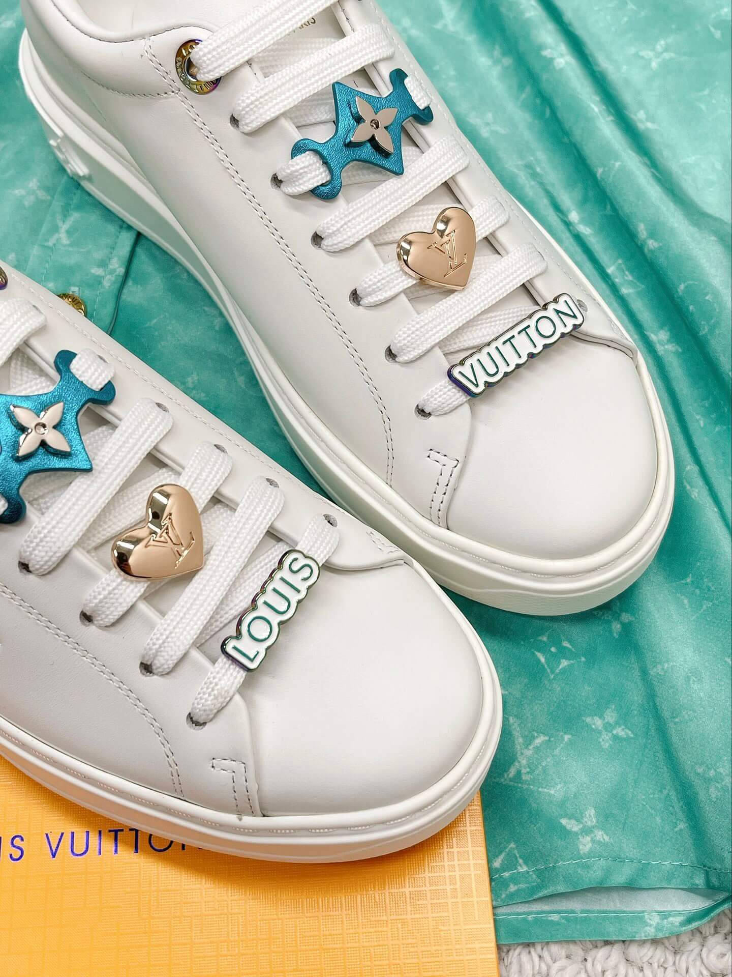 LOUIV Sneakers