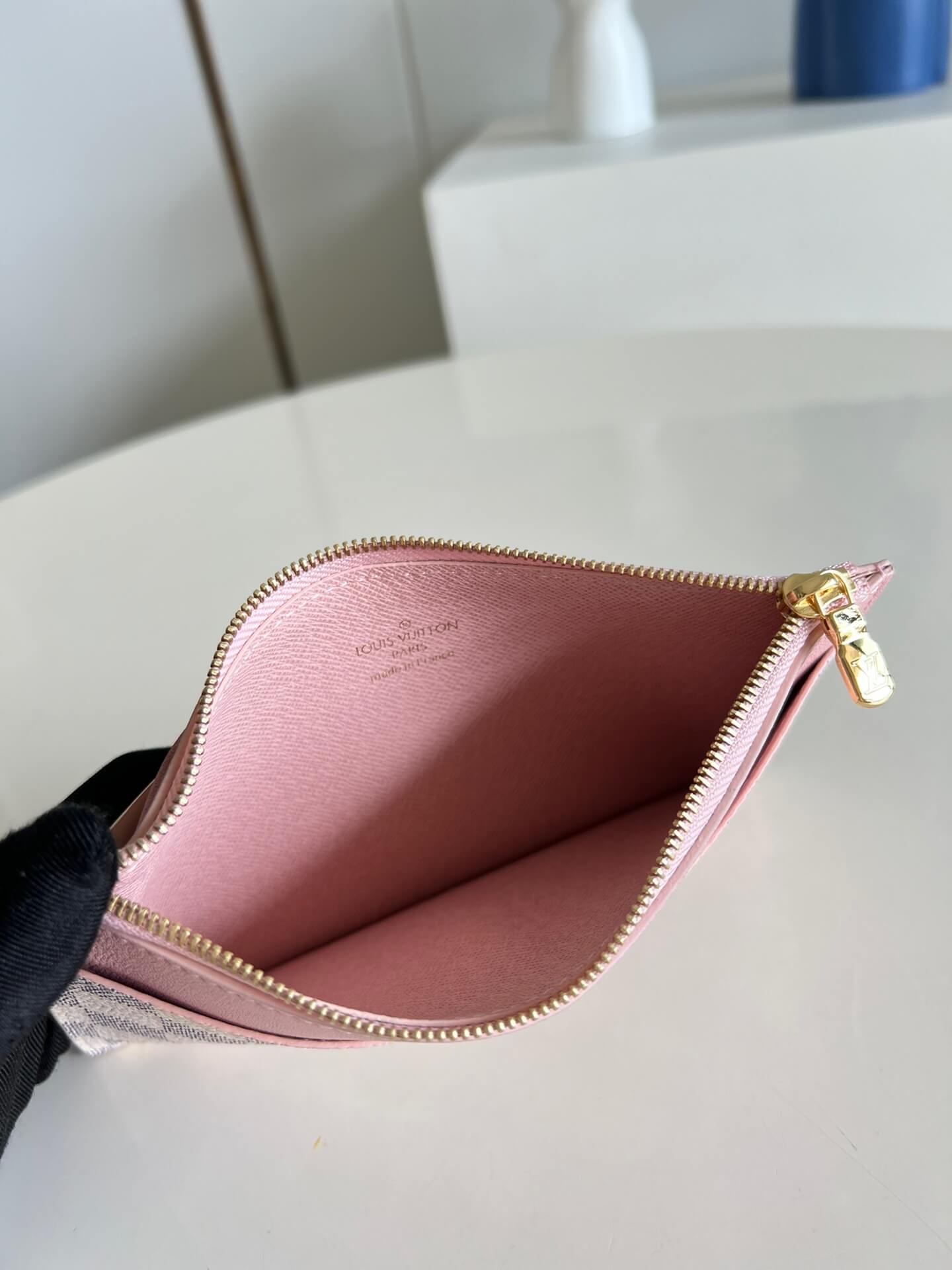LOUIV Slim Purse