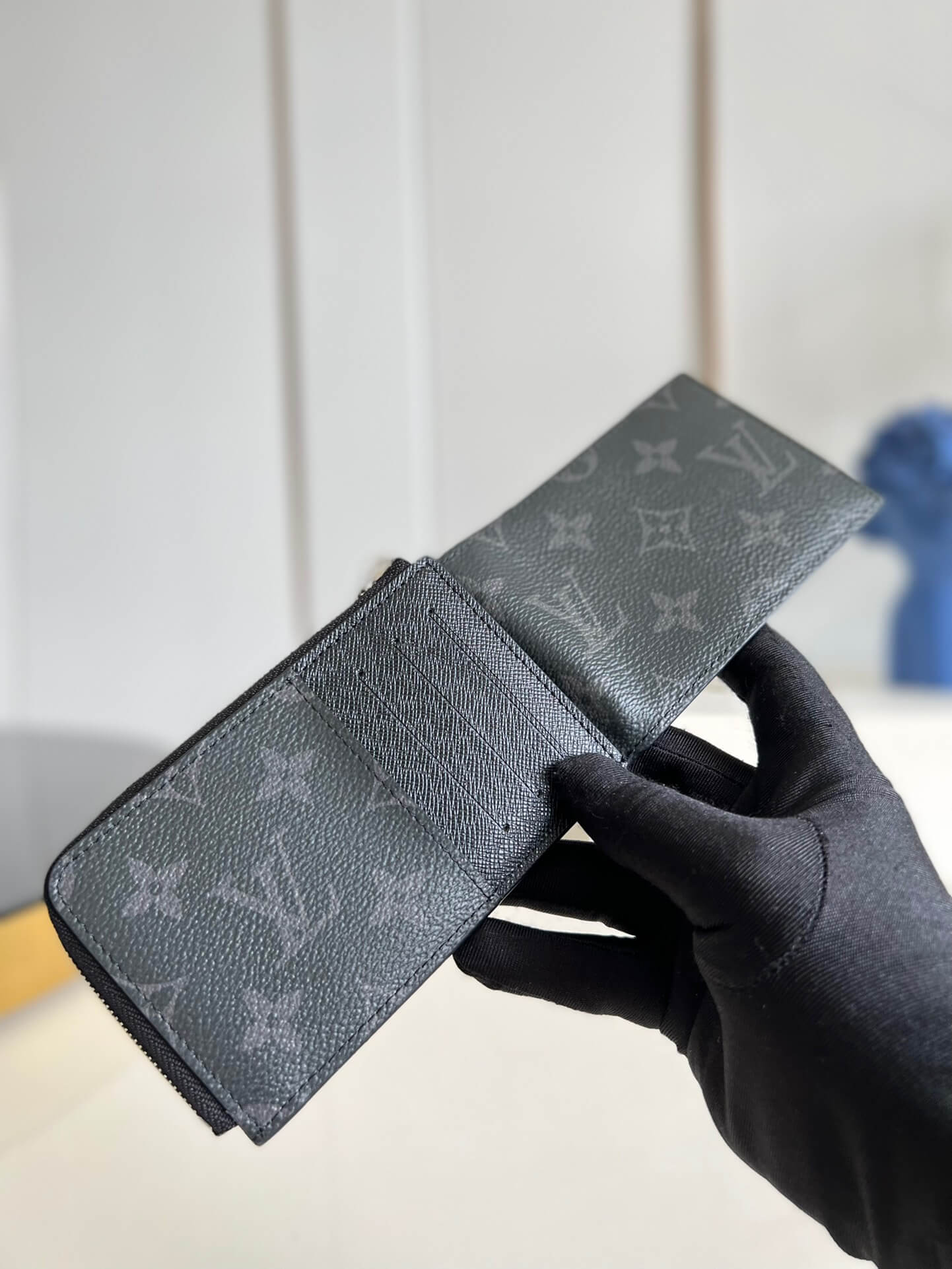 LOUIV Wallet