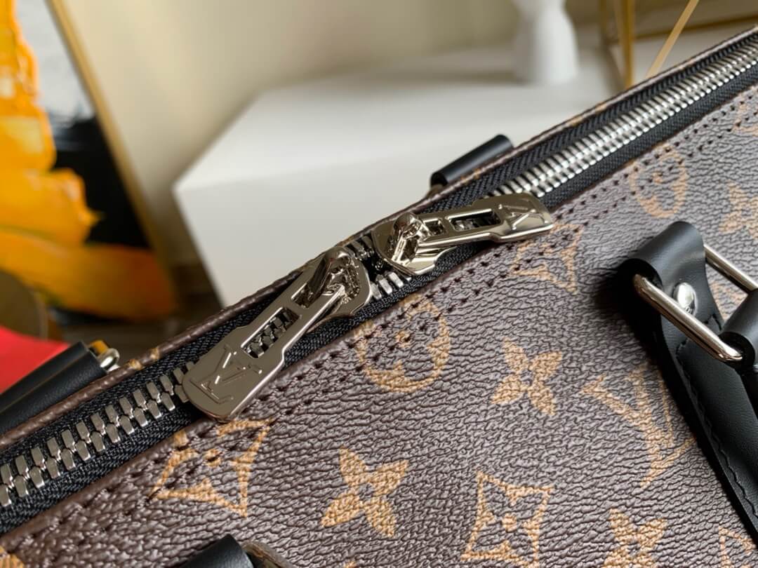 LOUIV Keepall