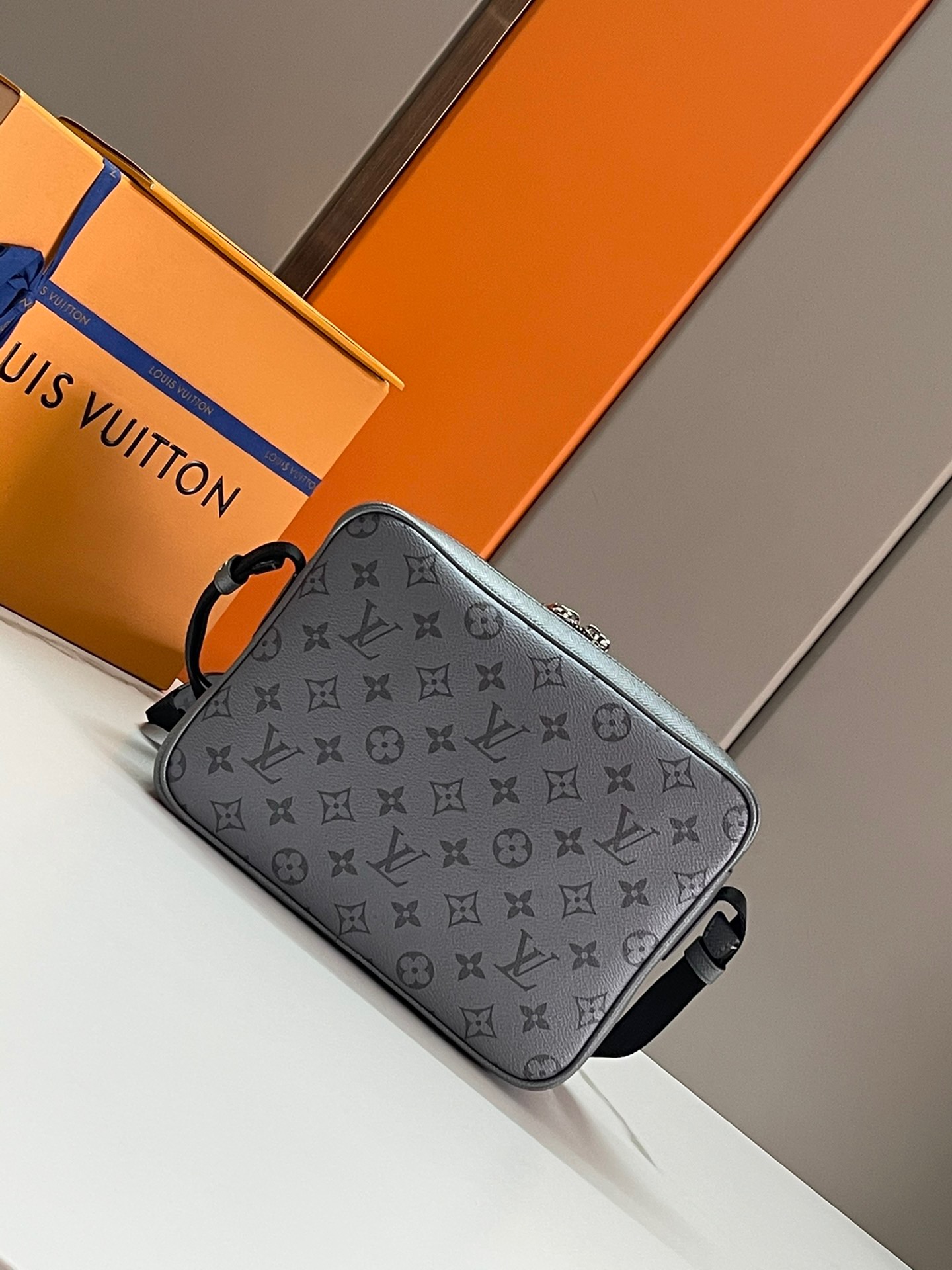 LOUIV M30830 Outdoor