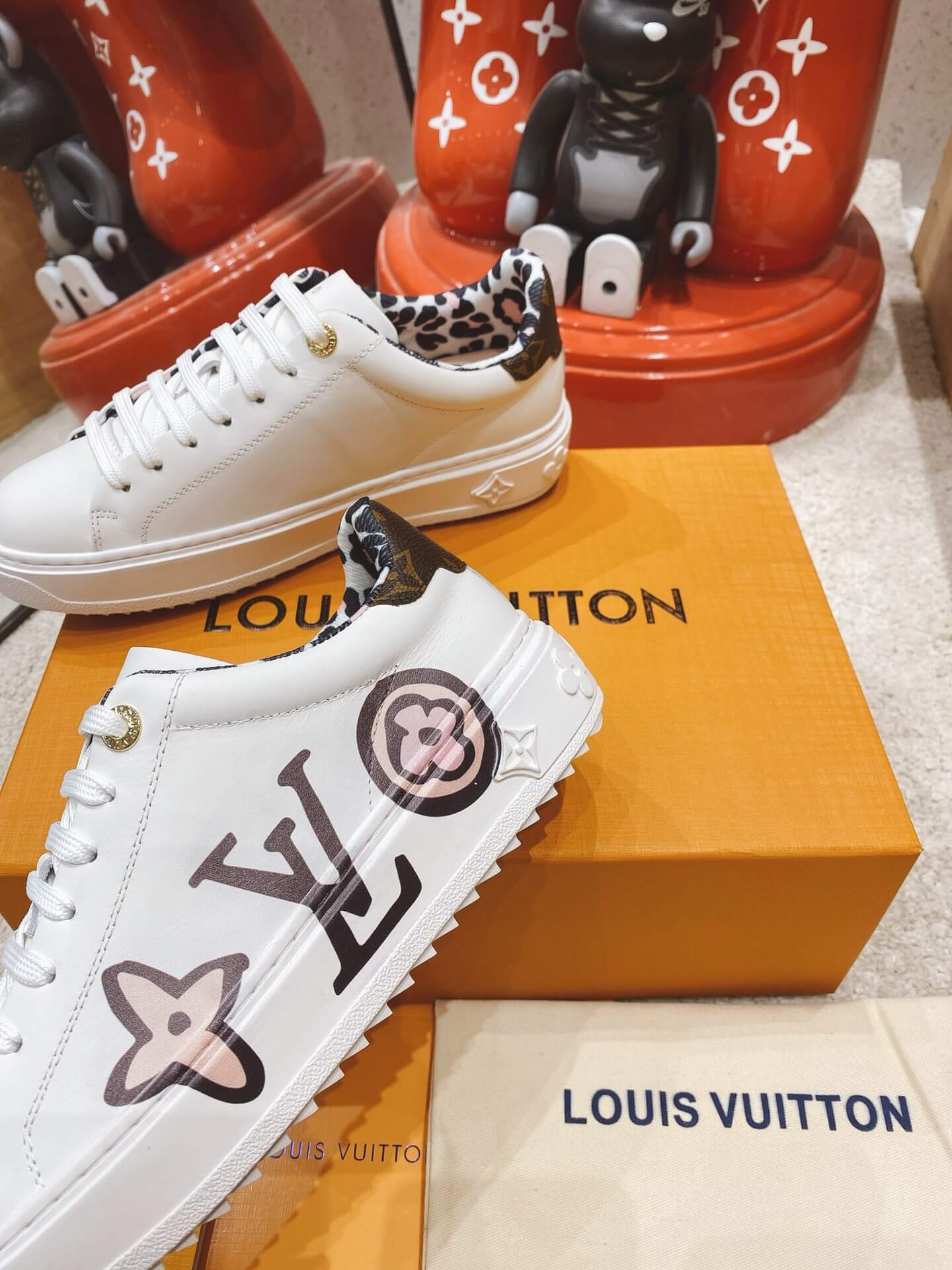 LOUIV Sneakers