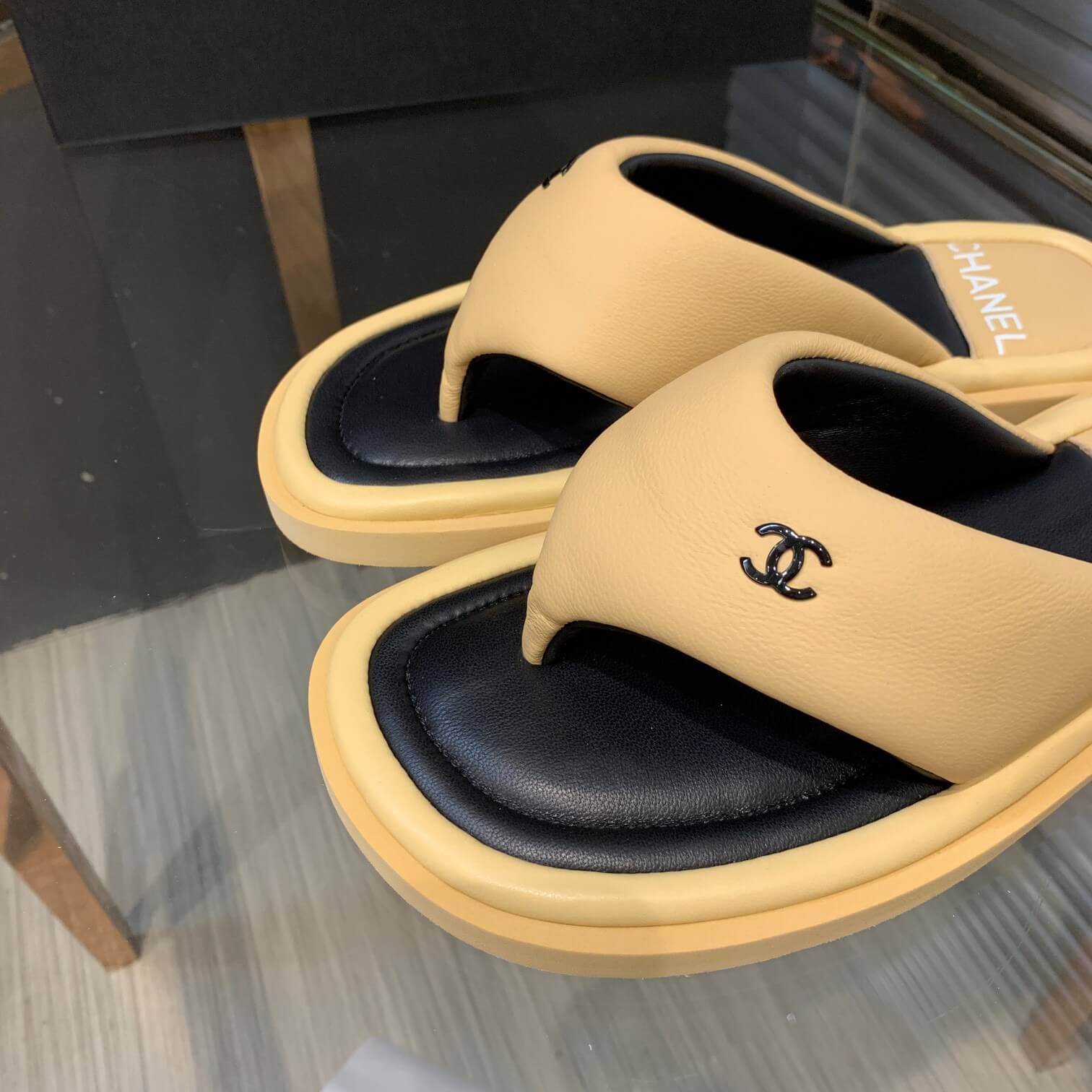 CC Thongs