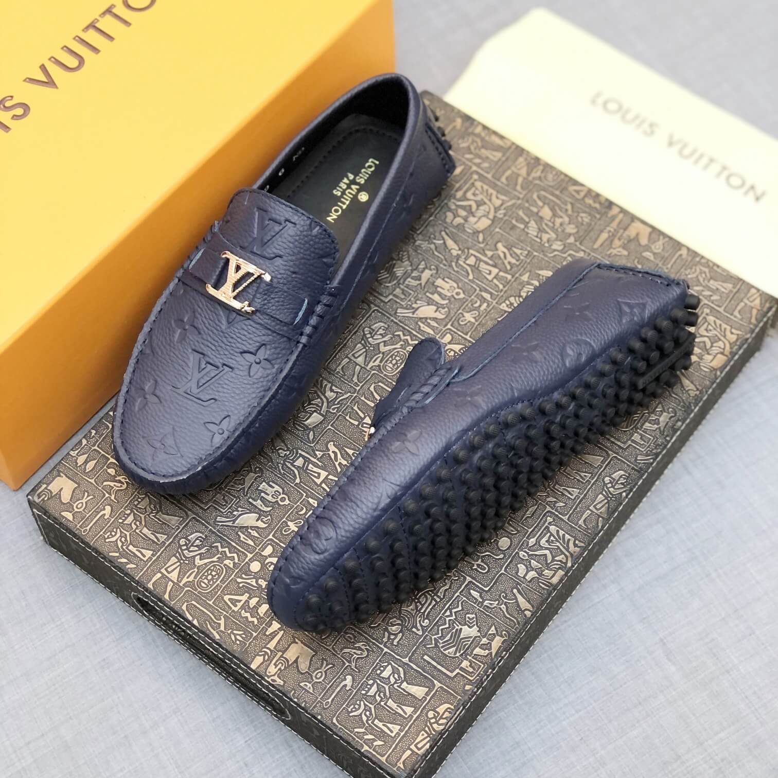 LOUIV Loafers