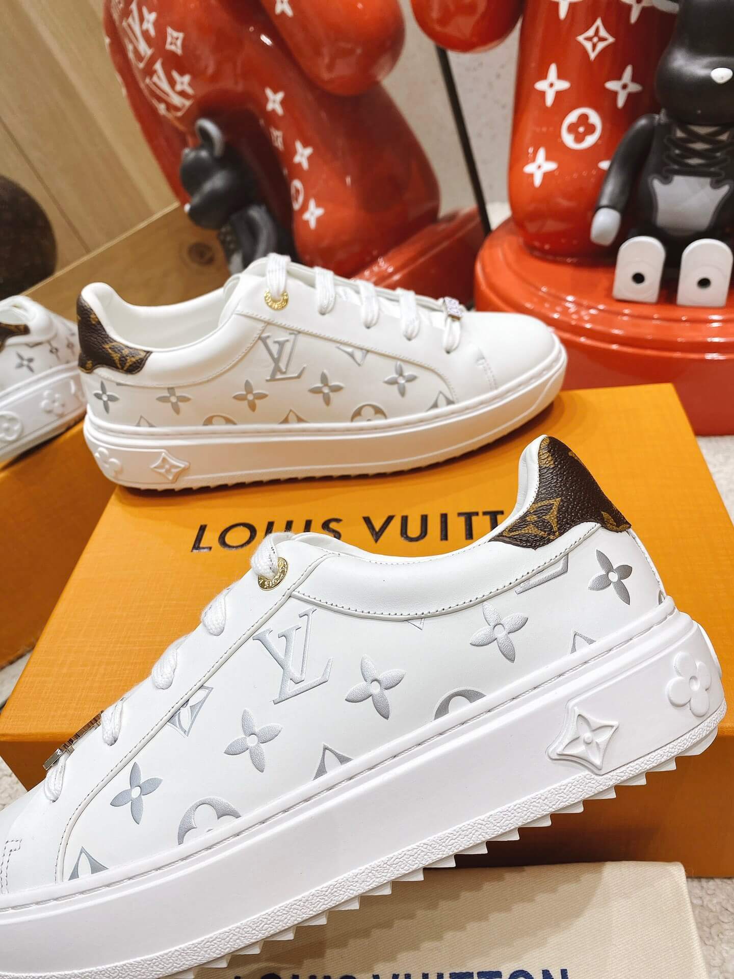 LOUIV Sneakers