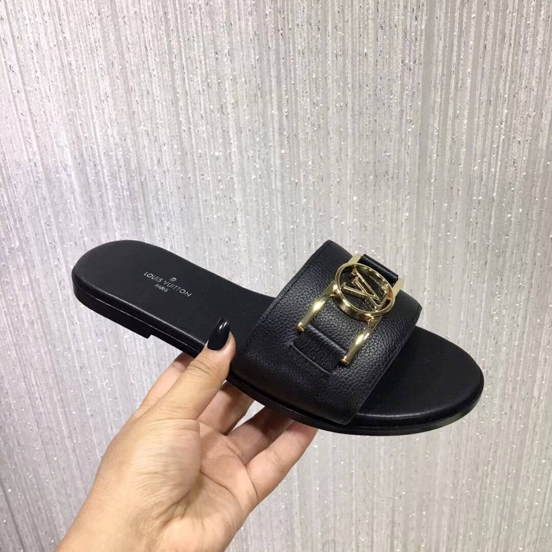 LOUIV Flats