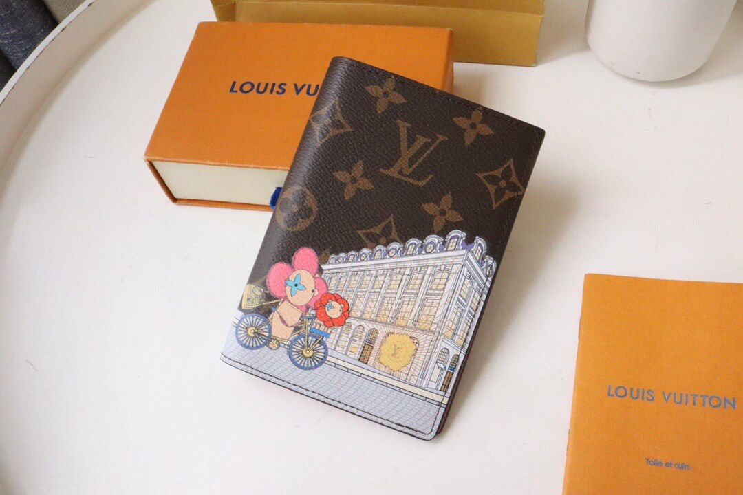 LOUIV Passport Cover