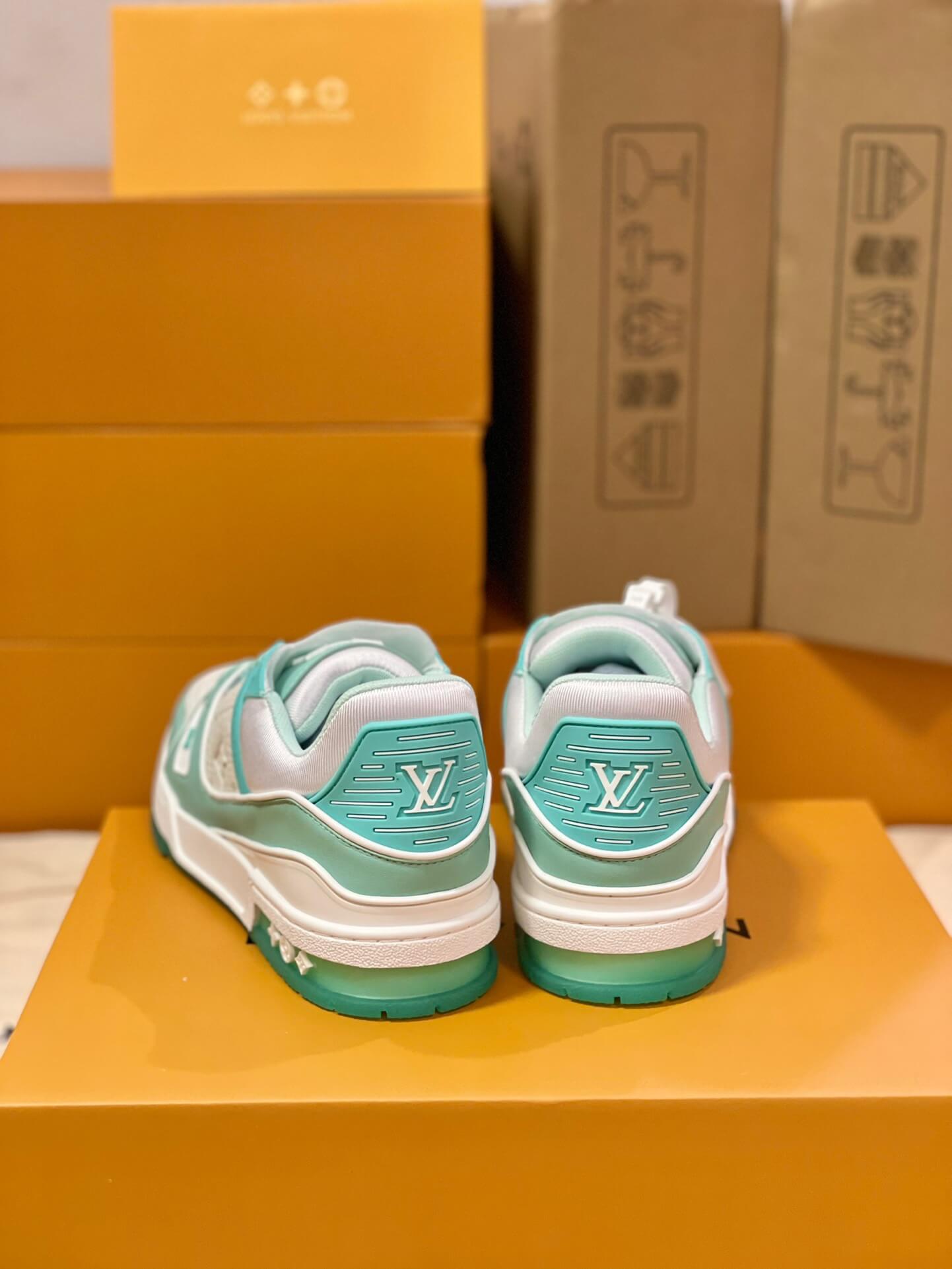 LOUIV Sneakers