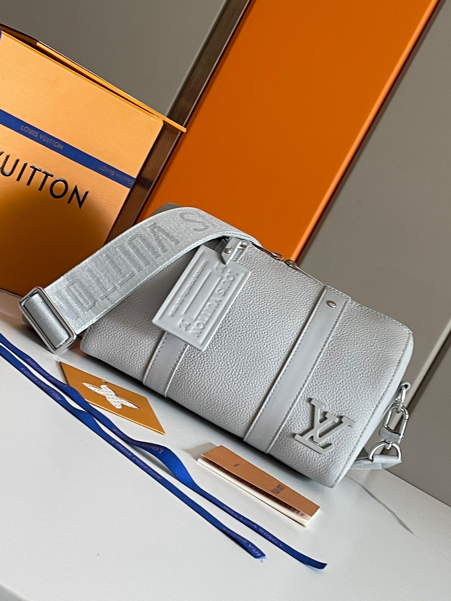 LOUIV M59328 City Keepall