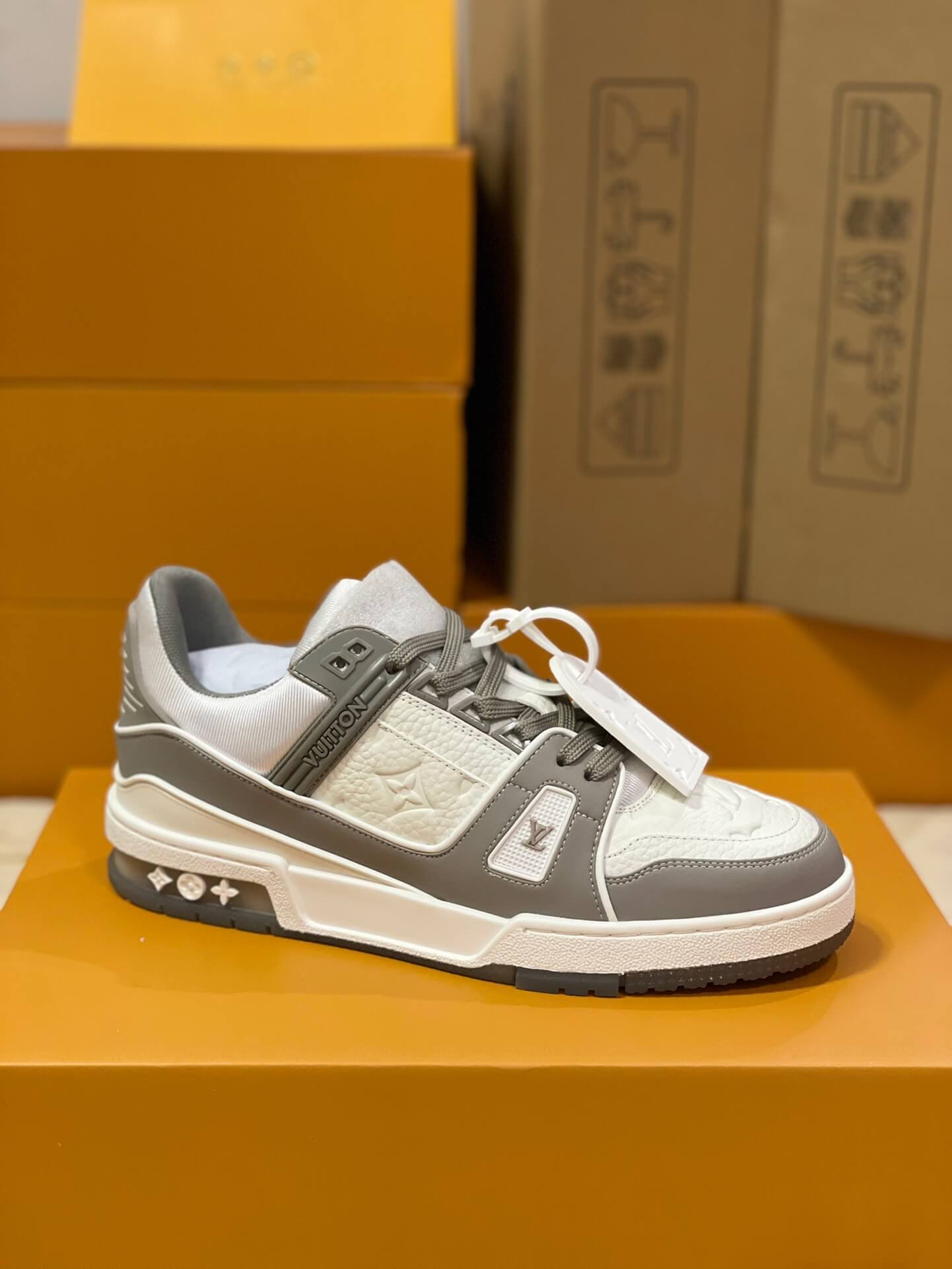 LOUIV Sneakers