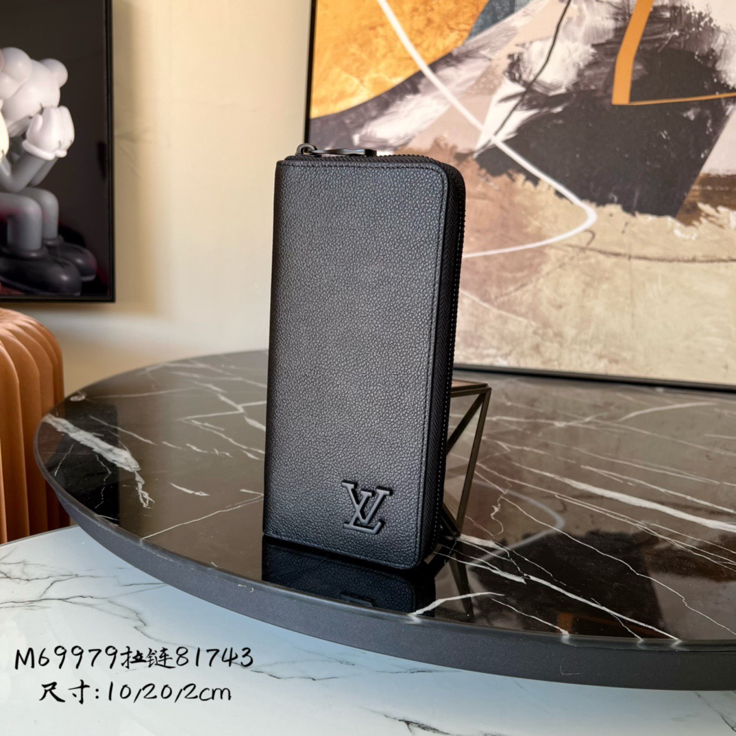 LOUIV Wallet M69979