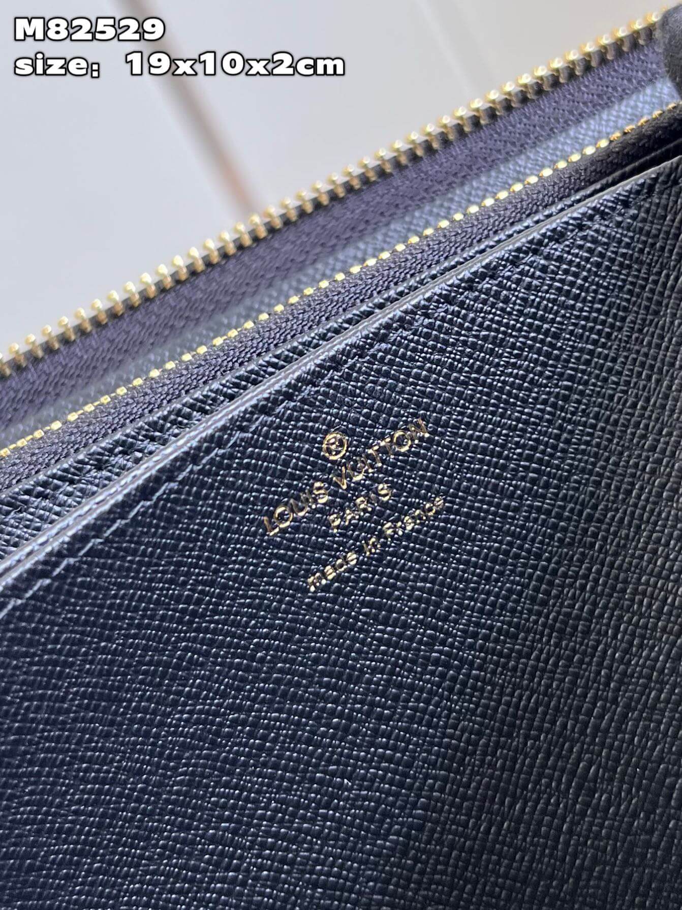 LOUIV Zippy Wallet