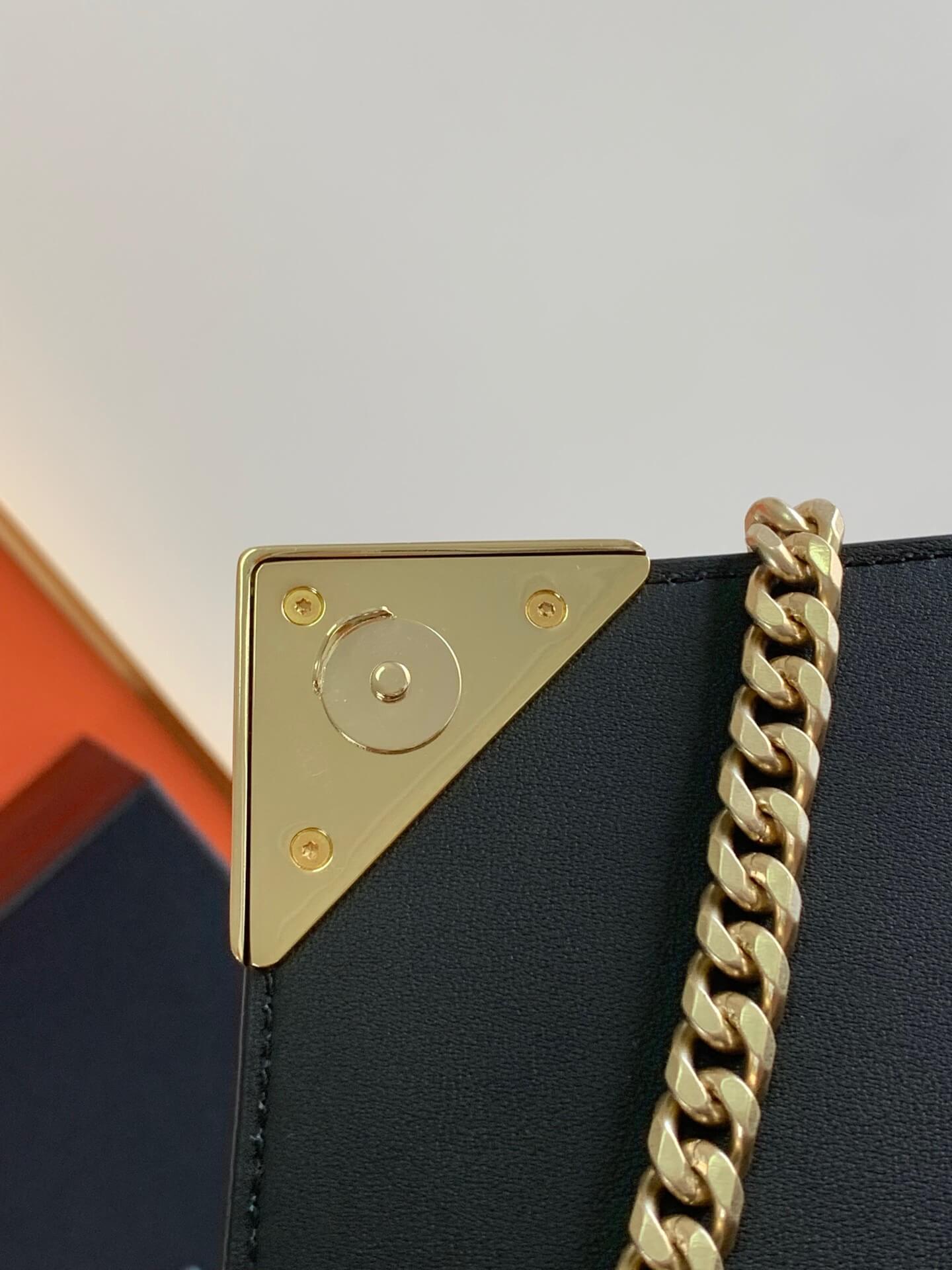 PR Saffiano