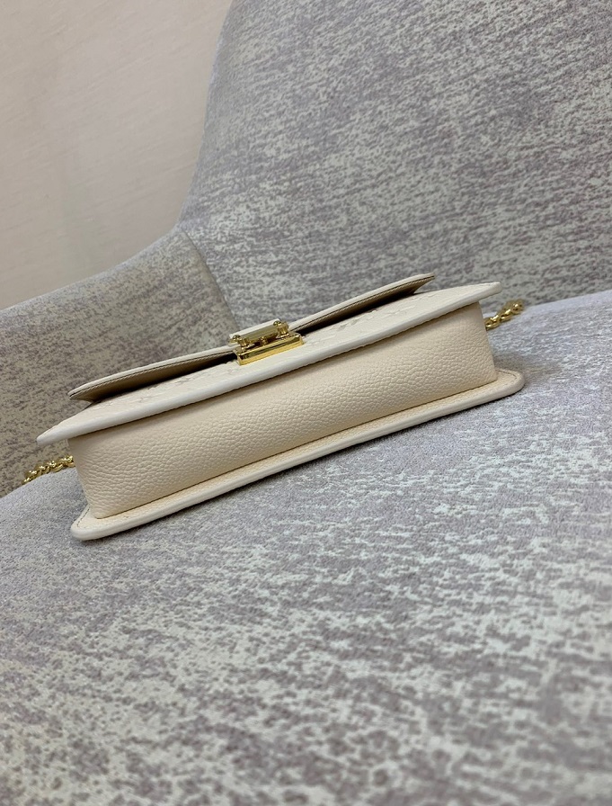 LOUIV Wallet On Chain Metis