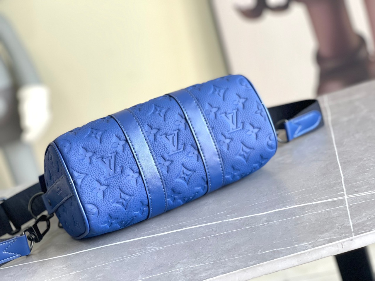 LOUIV Keepall 25