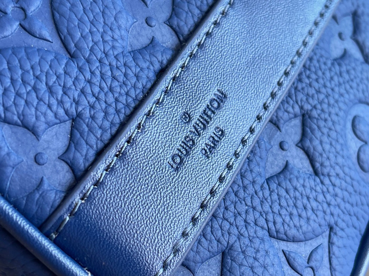 LOUIV Keepall 25