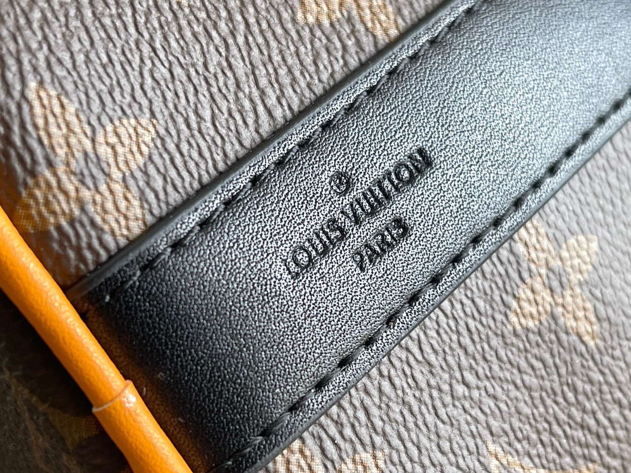 LOUIV Keepall 25
