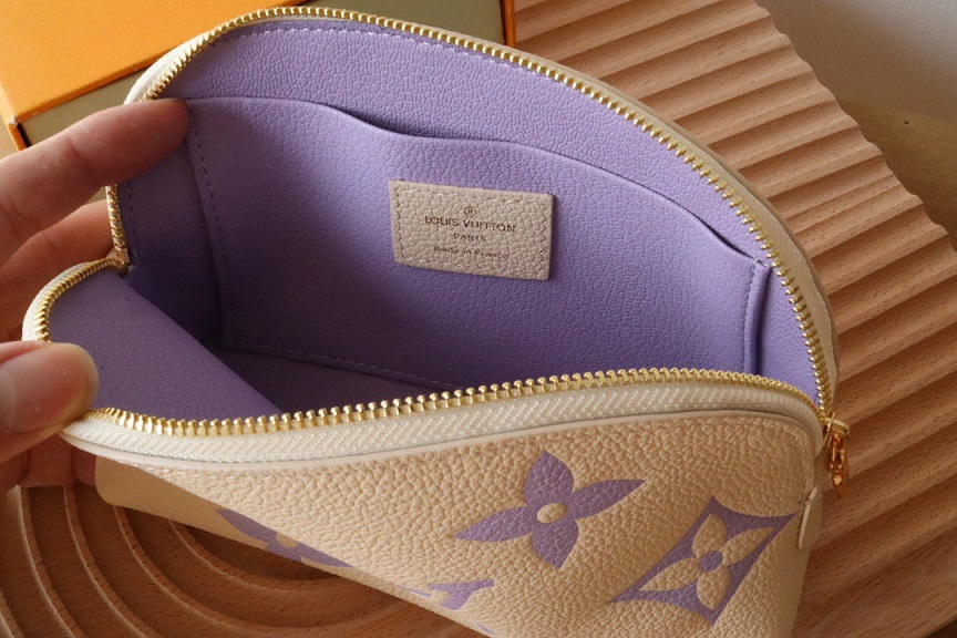 LOUIV Pouch