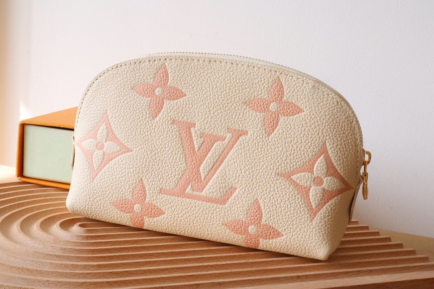 LOUIV Pouch