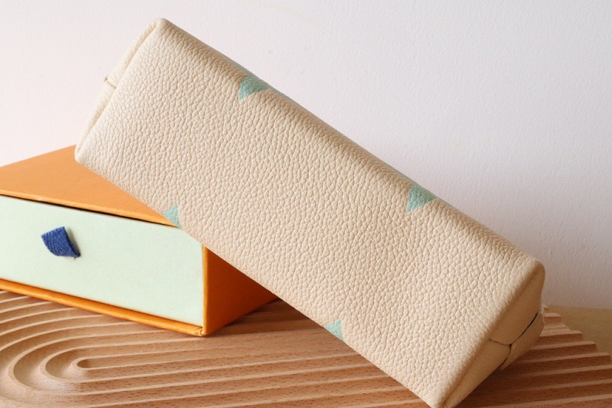 LOUIV Pouch