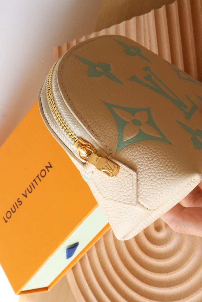LOUIV Pouch