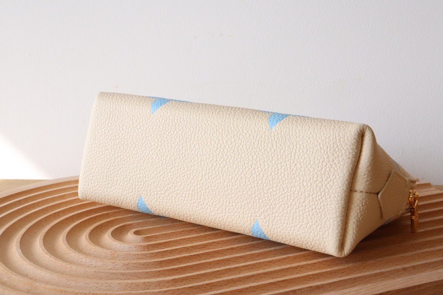 LOUIV Pouch
