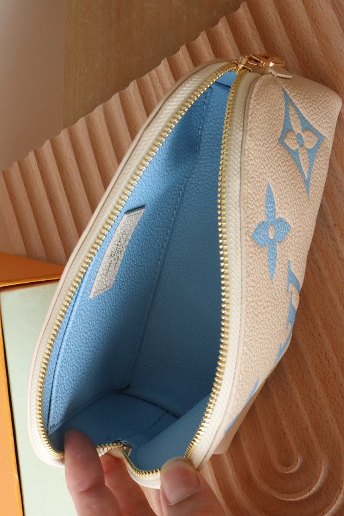 LOUIV Pouch