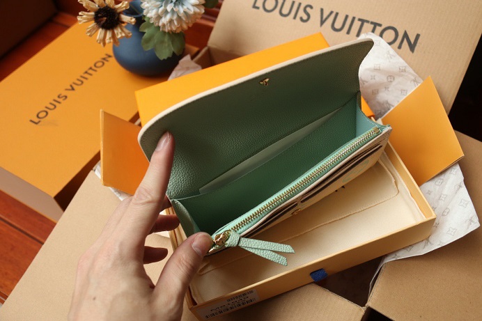 LOUIV Emilie Wallet