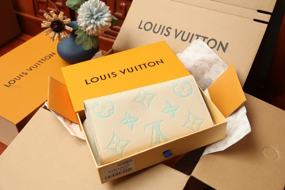 LOUIV Sarah Wallet