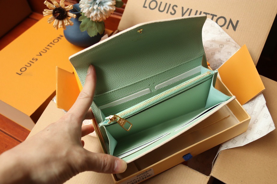LOUIV Sarah Wallet