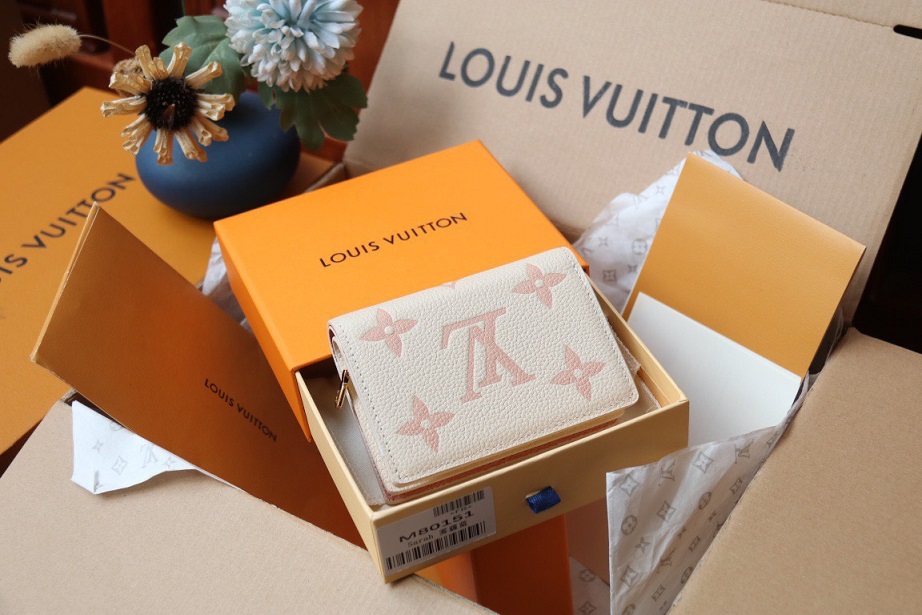 LOUIV Clea Wallet