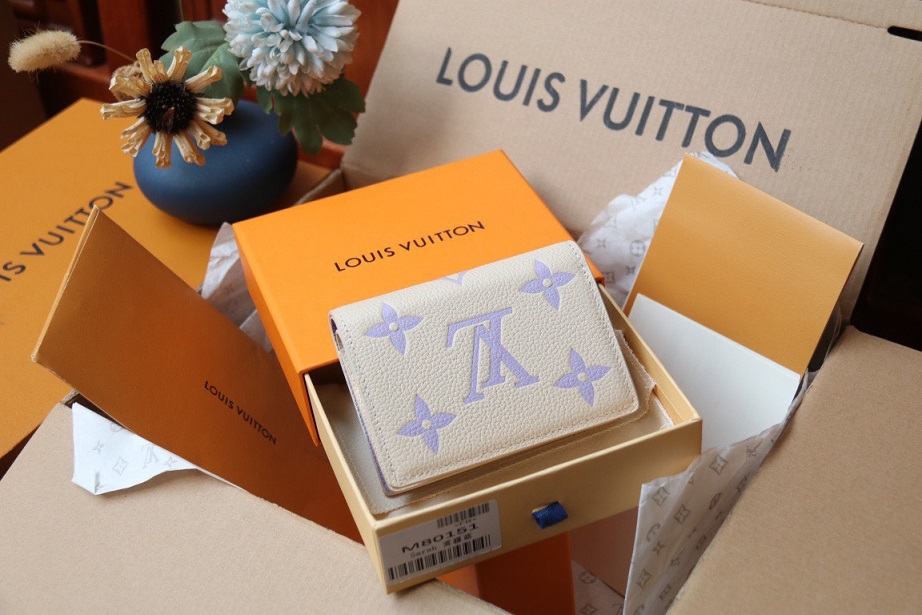 LOUIV Clea Wallet
