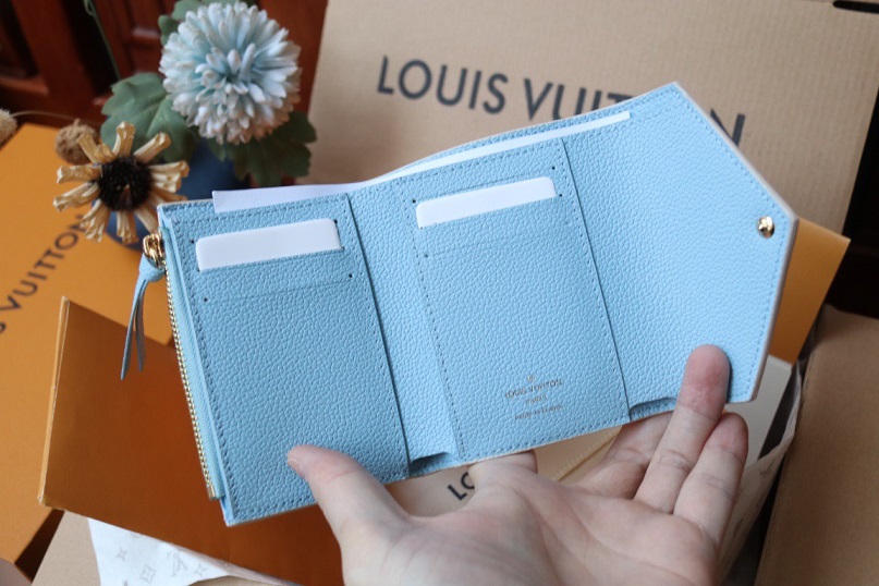 LOUIV Victoria Wallet
