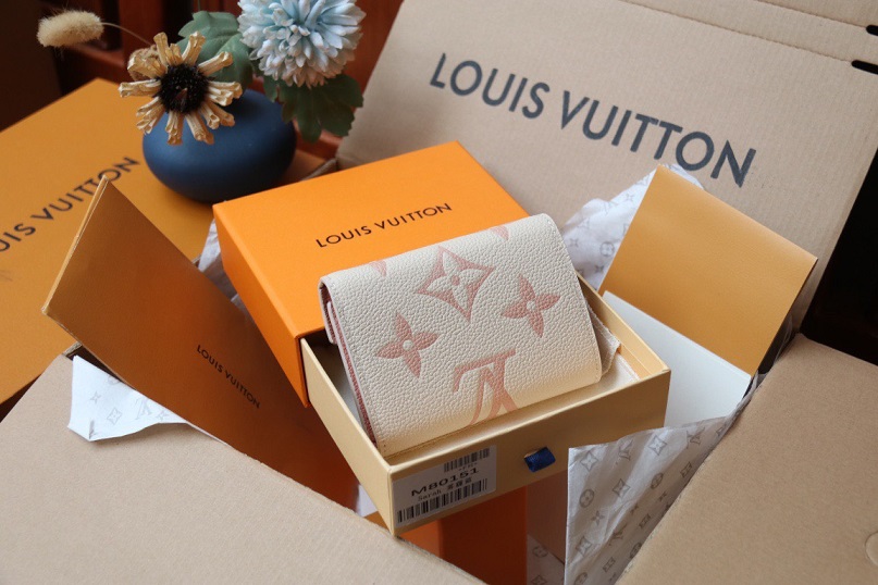 LOUIV Victoria Wallet