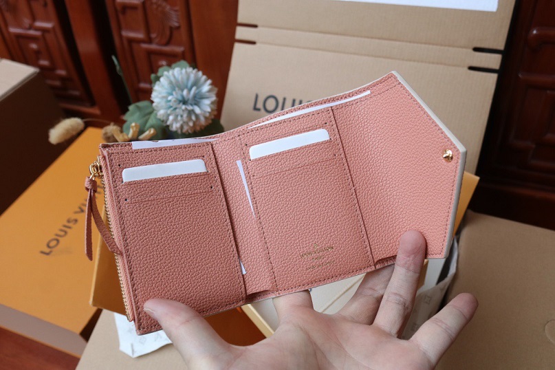 LOUIV Victoria Wallet