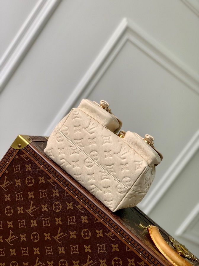 LOUIV Backup Backpack