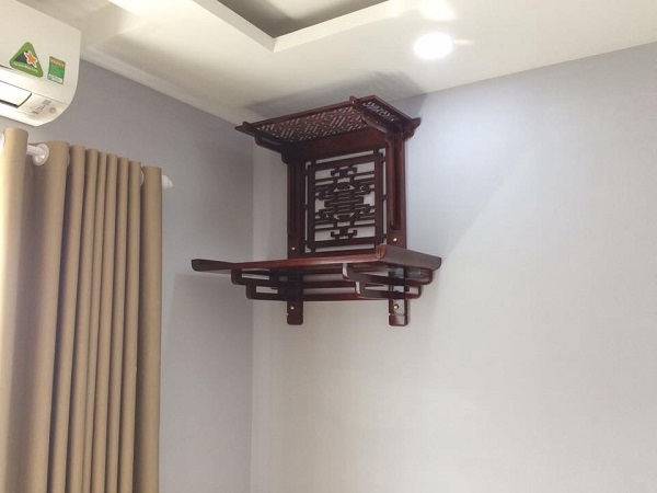 Giá thành của bàn thờ cũng dựa trên kích thước và mẫu mã
