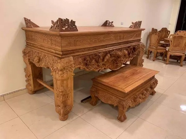 Sập chế tác từ gỗ Hương được xếp vào hàng hiếm