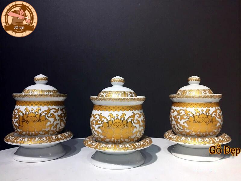Tìm hiểu về 3 hũ trên bàn thờ gia tiên