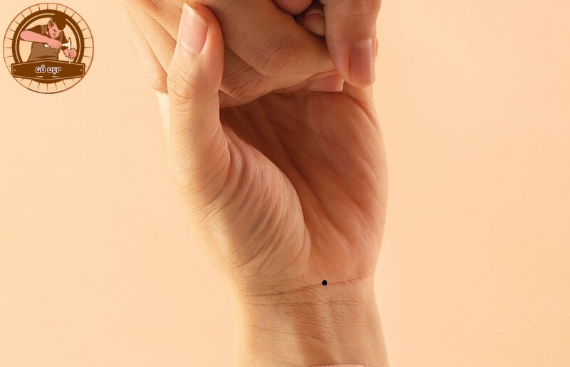 Nốt ruồi ở lưng cổ tay mang ý nghĩa như thế nào?