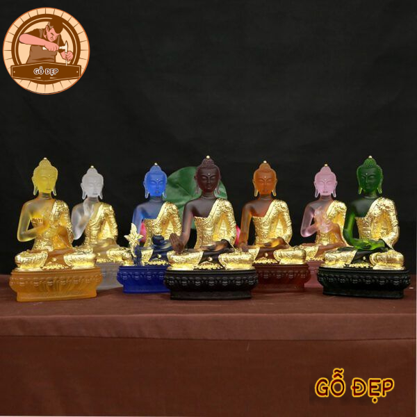 Tượng Phật Dược Sư thể hiện vẻ đẹp cao quý và thanh tịnh 