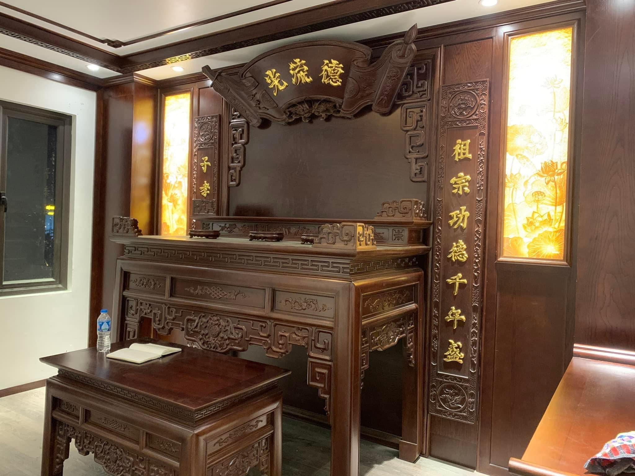 Bàn thờ gia tiên gô óc chó cao cấp