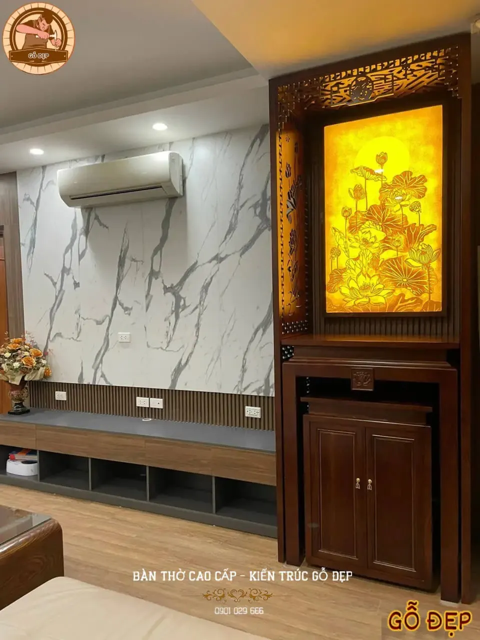 Vách ngăn phòng thờ với phòng khách tạo sự riêng tư nơi linh thiêng