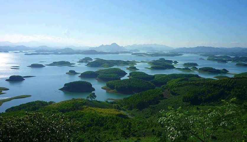 diem-danh-cac-vinh-ha-long-tren-can-cua-mien-bac-p1