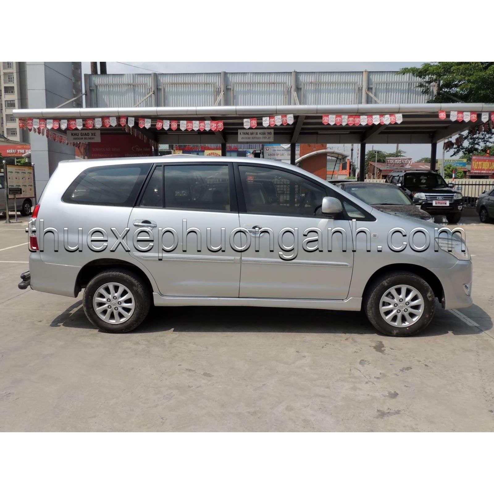 Cho thuê xe 7 chỗ Toyota Innova E