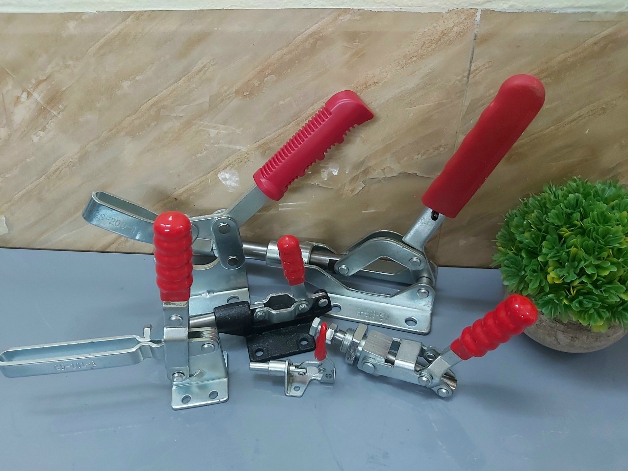 Tầm quan trọng của kẹp định vị trong công nghiệp và lý do doanh nghiệp phải sử dụng