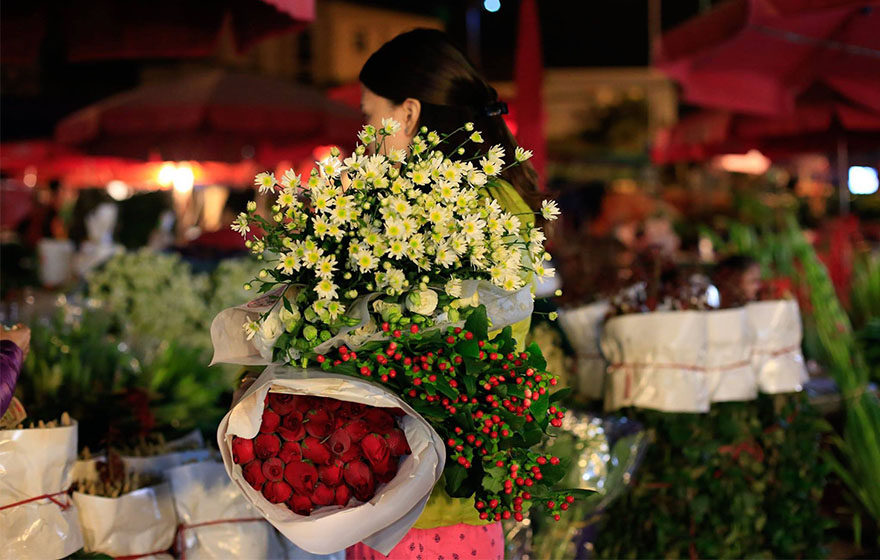 check-in-cho-hoa-quang-ba-ha-noi