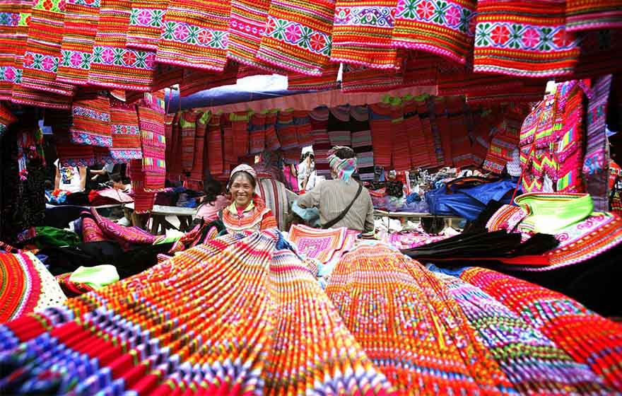 4-phien-cho-vung-cao-khong-the-bo-qua-khi-den-vung-reo-cao-tay-bac
