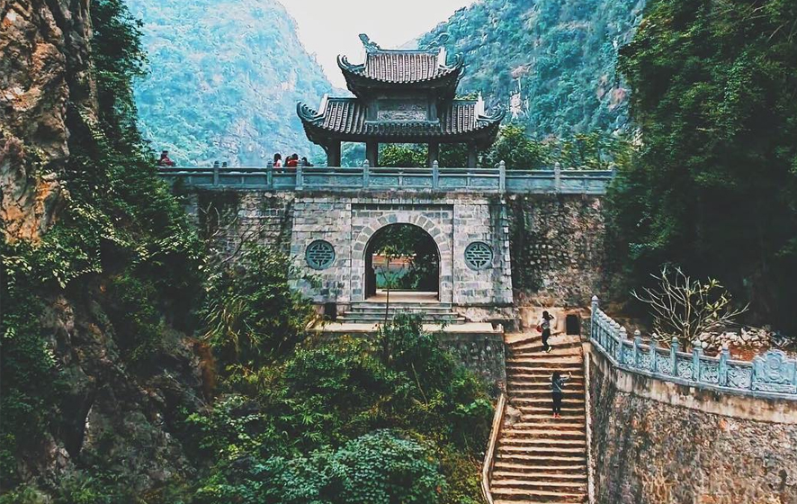 coach-tour-ninh-binh-tuyet-tinh-coc-tien-canh-noi-ha-gioi