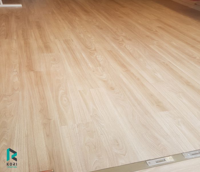 Sàn Nhựa Dán Keo- Thi Công Sàn Nhựa Hiện Đại Giá Rẻ